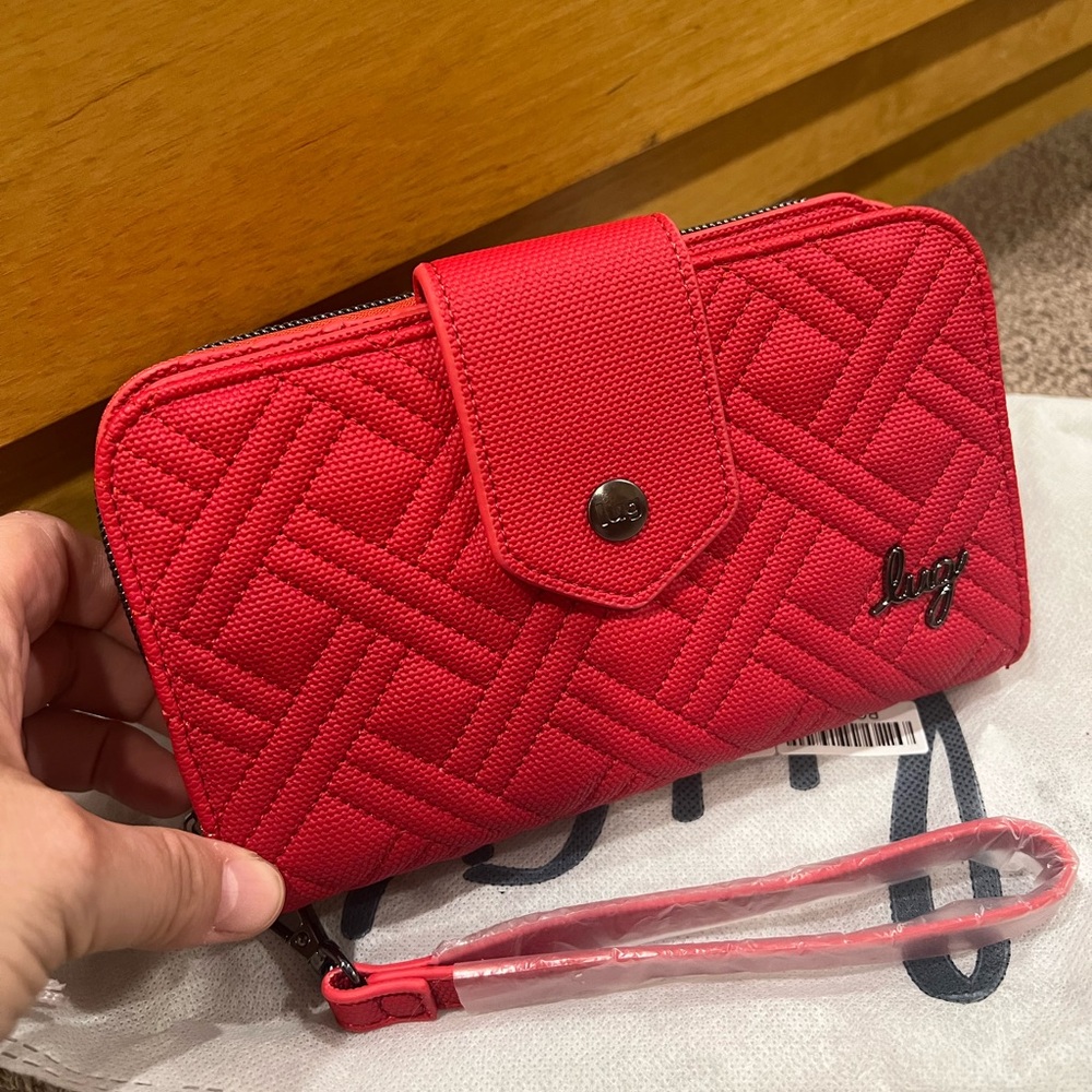 LUG Foxtrot Matte Luxe VL RFID Wallet
Ruby Red NWT